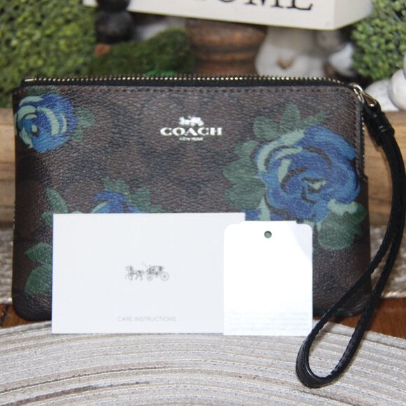 NWT Authentic coach corner zip wristlet PRETTY! - Picture 1 of 11